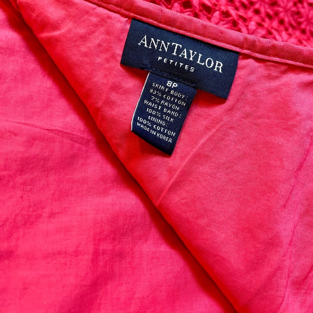 Ann Taylor Vibrant Pink Floral Pencil Skirt cut floral lace, vintage, excellent - Picture 4 of 15